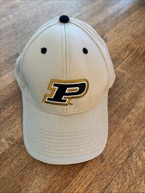 NWOT Purdue Boilers Beige/ Khaki Baseball Cap with Black and Gold 'P' Logo